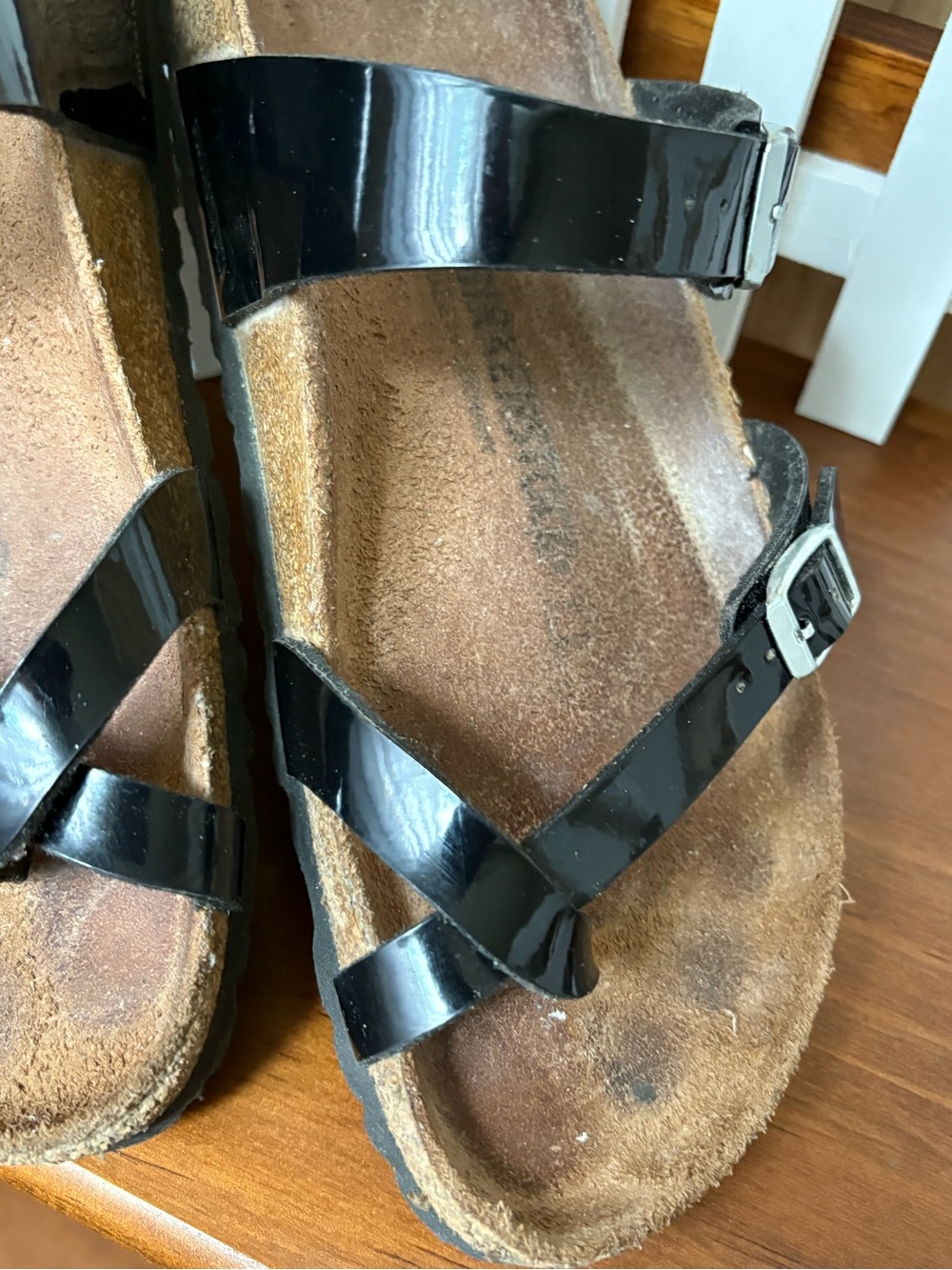 Birkenstock Mayari 42 Toe Loop Patent Black Sandals - Picture 6 of 13